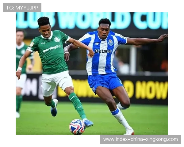 波尔图前场快速反击致命一击：足球战术的艺术与魅力