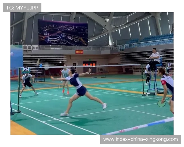 羽毛球女双：多拍相持后的突然突击，拿下关键回合的艺术